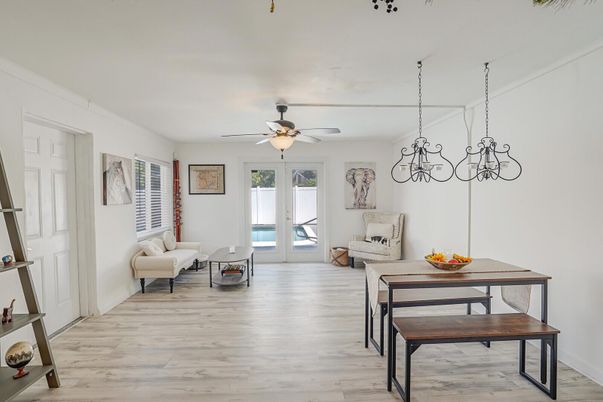 Chandelier, Dining room, Interior, Living room, Wood Texture Flooring