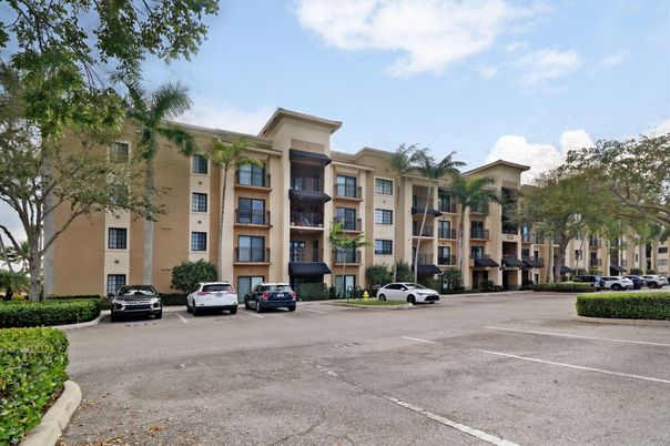 Exterior, Facade, Condo Building