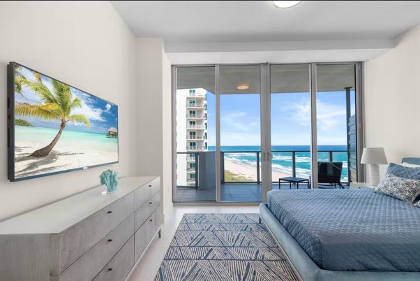 Bedroom, Interior, Water