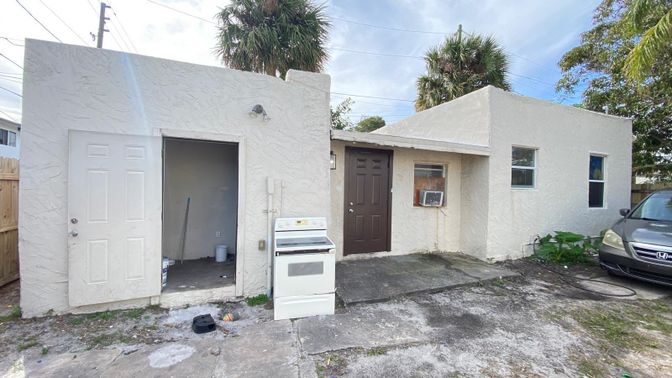 Detached Garage, Exterior