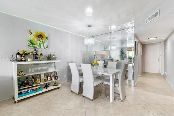Dining room, Interior, Pendant Lights