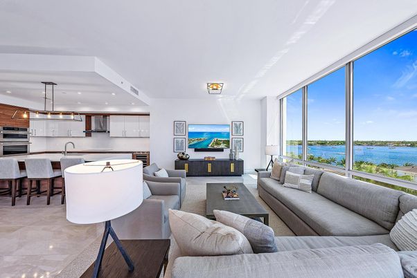 Interior, Kitchen, Living room, Pendant Lights, Recessed Lighting, Stainless Steel Appliances, Water
