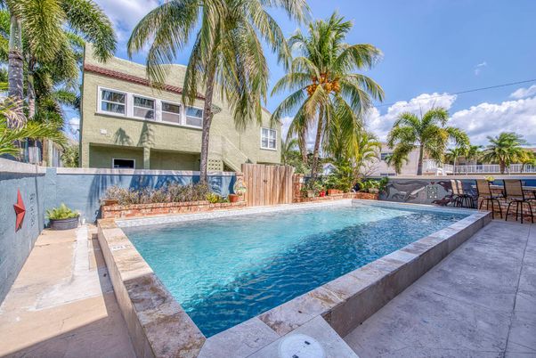Exterior, Pool