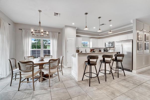 Dining room, Interior, Kitchen, Pendant Lights, Recessed Lighting, Stainless Steel Appliances