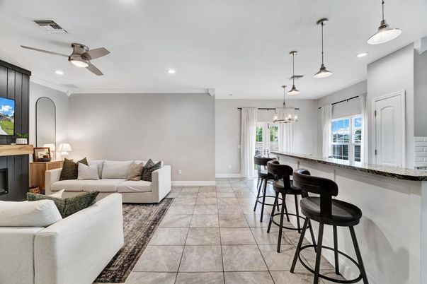 Fireplace, Interior, Living room, Pendant Lights, Recessed Lighting