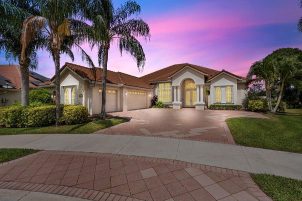Attached, Exterior, Facade, Spanish Mediterranean