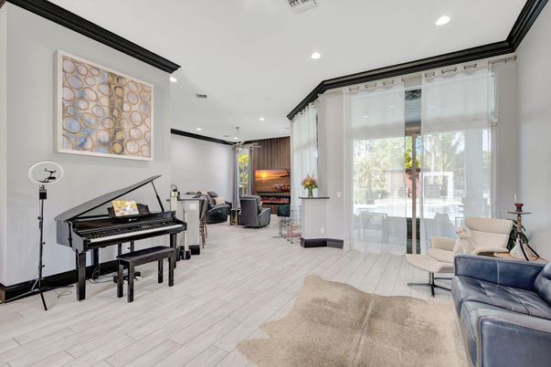 Interior, Pendant Lights, Piano, Recessed Lighting, Wood Texture Flooring