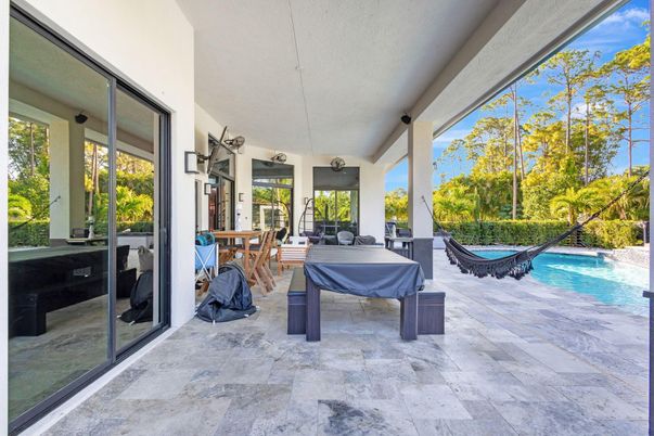Interior, Pool, Sun Room