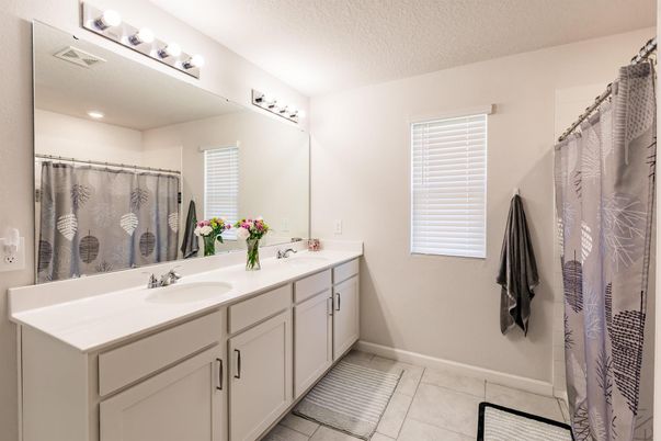 Bathroom, Dual Sink Vanities, Interior, Recessed Lighting
