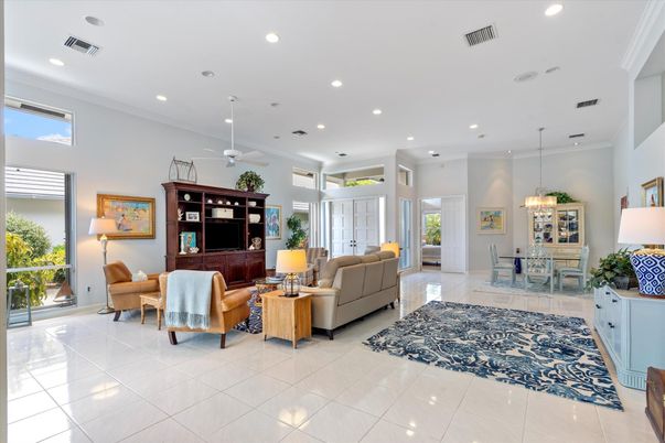 Chandelier, Dining room, Interior, Living room, Pendant Lights, Recessed Lighting