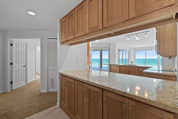 Interior, Kitchen, Recessed Lighting, Water
