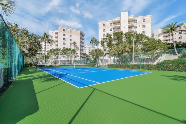 Exterior, Tennis Courts