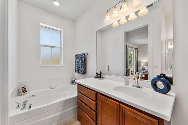 Bathroom, Dual Sink Vanities, Interior, Recessed Lighting