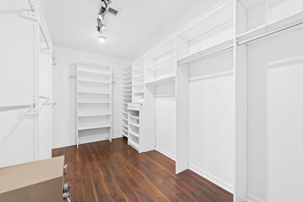 Interior, Walk-in Closets, Wood Texture Flooring