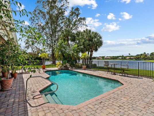 Exterior, Pool, Water