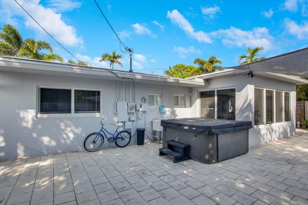 Exterior, Hot Tub