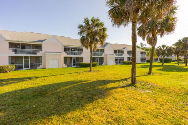 Backyard, Exterior, Facade, Ranch