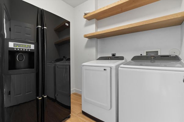 Interior, Washer, Wood Texture Flooring