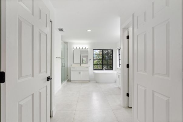 Bathroom, Free Standing Baths, Interior, Recessed Lighting