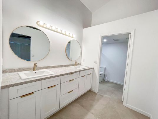 Bathroom, Dual Sink Vanities, Interior
