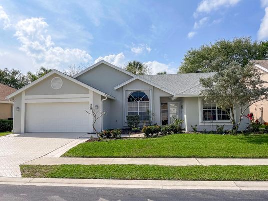 Attached, Exterior, Facade, Ranch