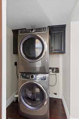 Interior, Utility Closets, Washer, Wood Texture Flooring