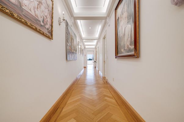 Interior, Recessed Lighting, Wood Texture Flooring