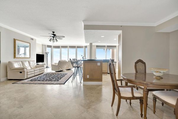 Dining room, Interior, Living room, Recessed Lighting