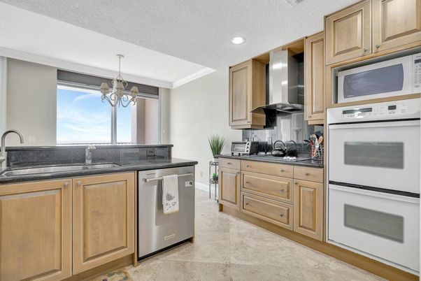 Chandelier, Interior, Kitchen, Recessed Lighting