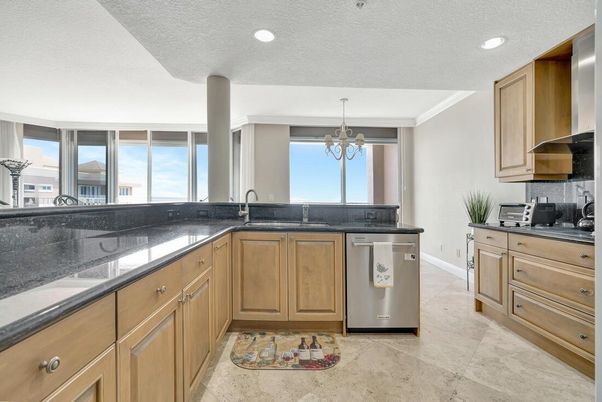 Interior, Kitchen, Pendant Lights, Recessed Lighting