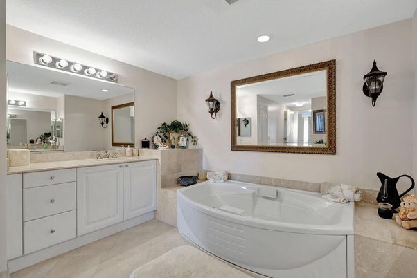 Bathroom, Dual Sink Vanities, Free Standing Baths, Interior, Recessed Lighting