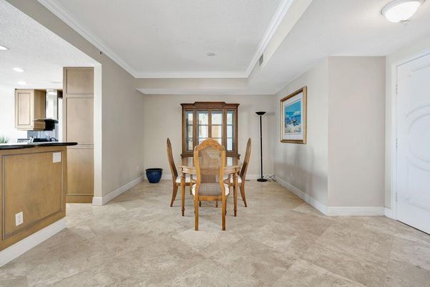 Dining room, Interior, Kitchen, Recessed Lighting