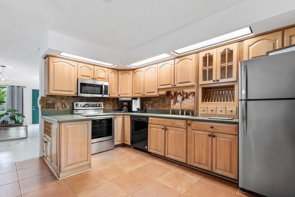 Interior, Kitchen, Pendant Lights, Stainless Steel Appliances