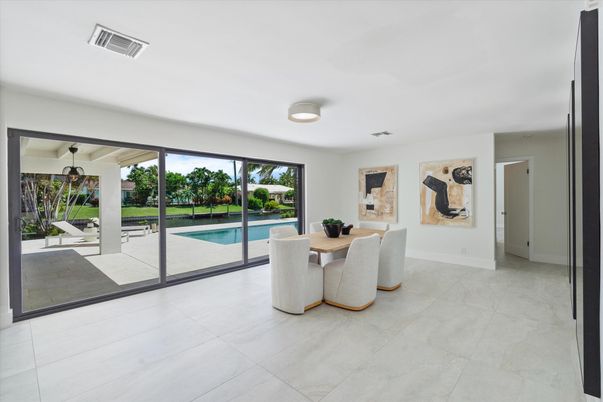 Dining room, Interior