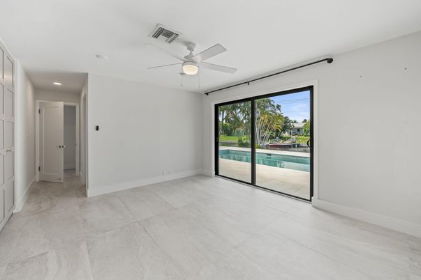 Empty room, Interior, Recessed Lighting