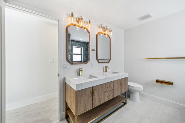 Bathroom, Dual Sink Vanities, Interior