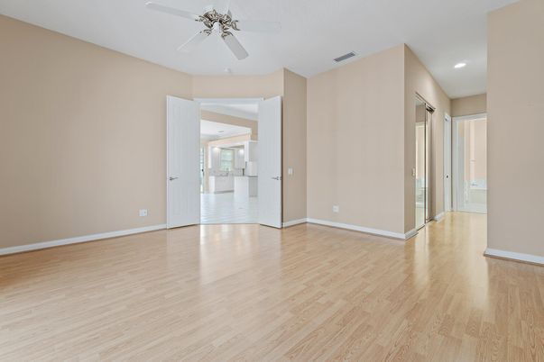 Empty room, Interior, Recessed Lighting, Wood Texture Flooring