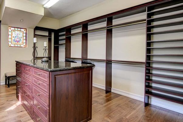 Interior, Walk-in Closets, Wood Texture Flooring
