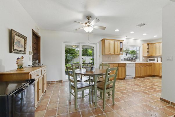 Dining room, Interior, Kitchen, Recessed Lighting