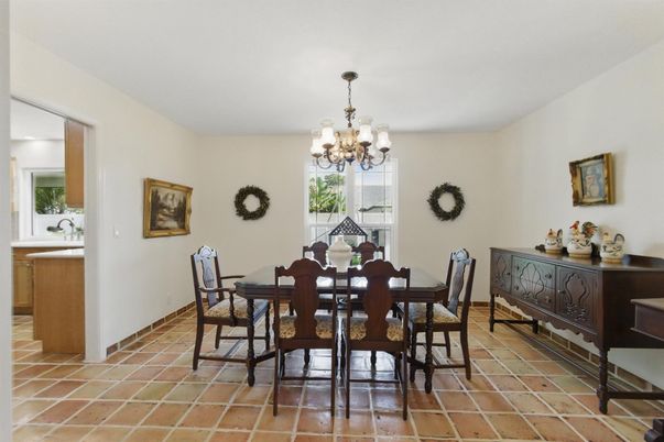 Chandelier, Dining room, Interior
