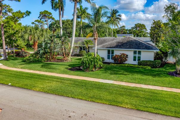Backyard, Exterior, Facade, Ranch