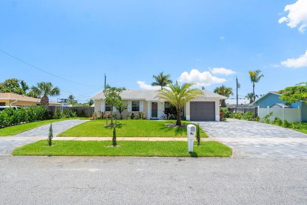 Attached, Backyard, Exterior, Facade, Ranch