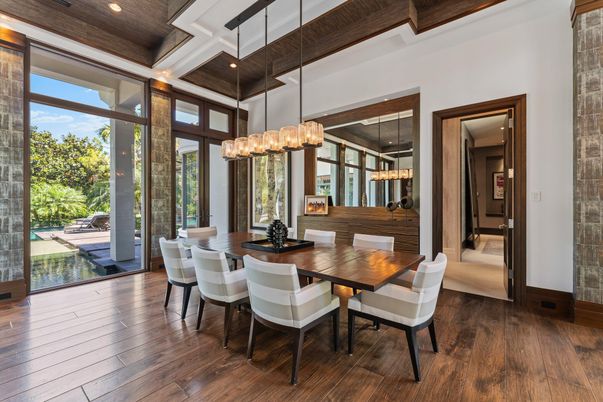 Chandelier, Dining room, Interior, Recessed Lighting, Wood Texture Flooring
