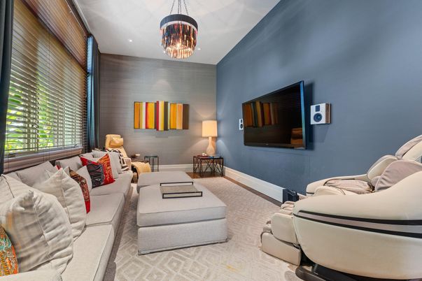 Interior, Living room, Pendant Lights, Recessed Lighting