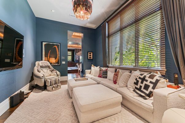 Interior, Living room, Pendant Lights, Recessed Lighting, Wood Texture Flooring