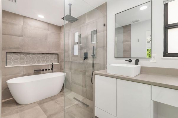 Bathroom, Free Standing Baths, Glass Shower, Interior, Recessed Lighting