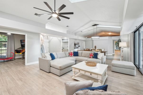 Dining room, Interior, Living room, Pendant Lights, Recessed Lighting, Wood Texture Flooring