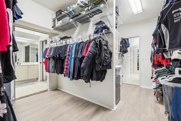 Interior, Walk-in Closets, Wood Texture Flooring
