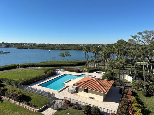 Exterior, Lake, Pool, Water