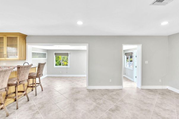 Empty room, Interior, Recessed Lighting
